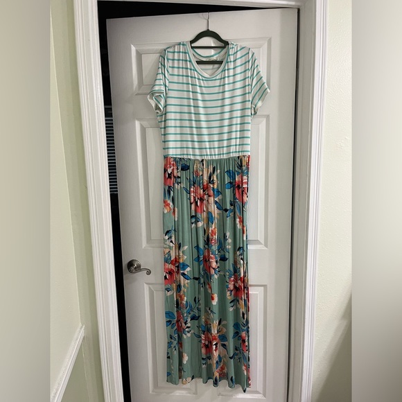Reborn J Dresses & Skirts - 2X Maxi Dress 🌼 Chic Soul 🌸 Reborn J